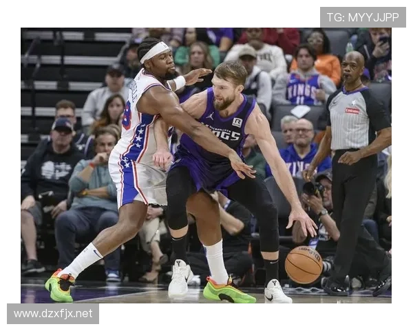 布伦森突破创造得分机会提升球队关键时刻得分效率