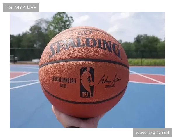 篮球假摔判罚详解：Fiba与NBA规则下的认定标准与后果